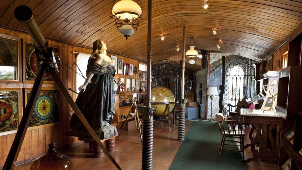 Tour Privado visita a la casa museo de Pablo Neruda Isla Negra y Pomaire